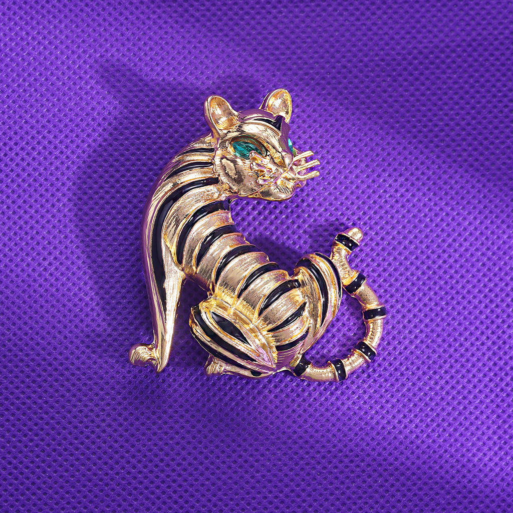 “Bling Bling” (Animal Kingdom Brooch Collection) 🐾