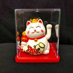 Solar-Powered Lucky Cat Figurine – Waving Cat for Good Luck & Happy Vibes