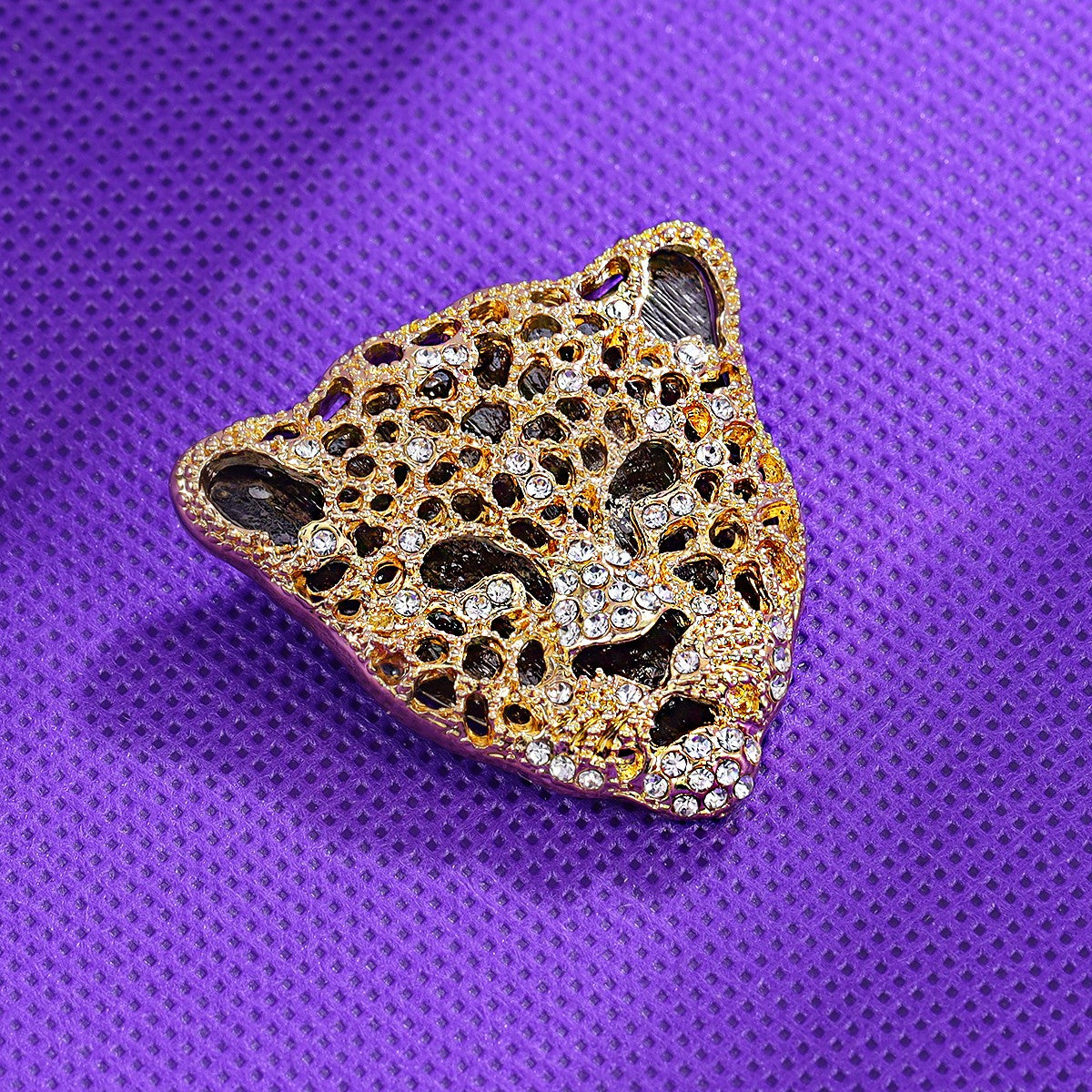 “Bling Bling” (Animal Kingdom Brooch Collection) 🐾