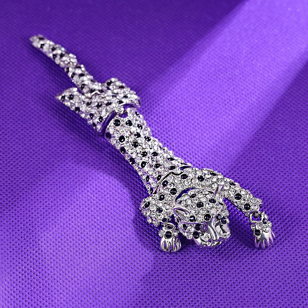 “Bling Bling” (Animal Kingdom Brooch Collection) 🐾