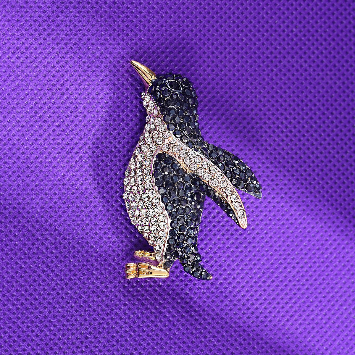 “Bling Bling” (Animal Kingdom Brooch Collection) 🐾