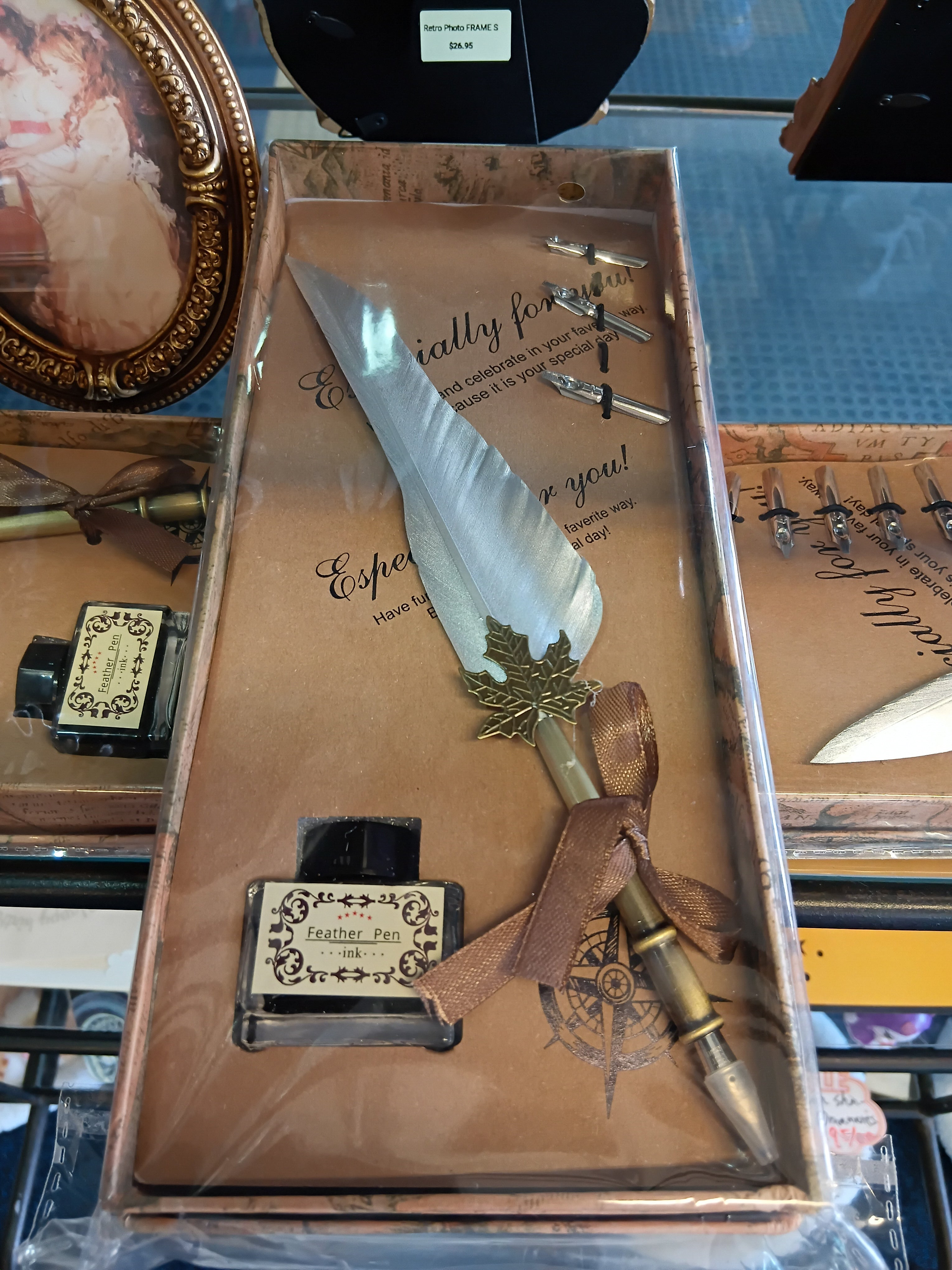 Feather Ink Pen – Elegant Writing Accessory