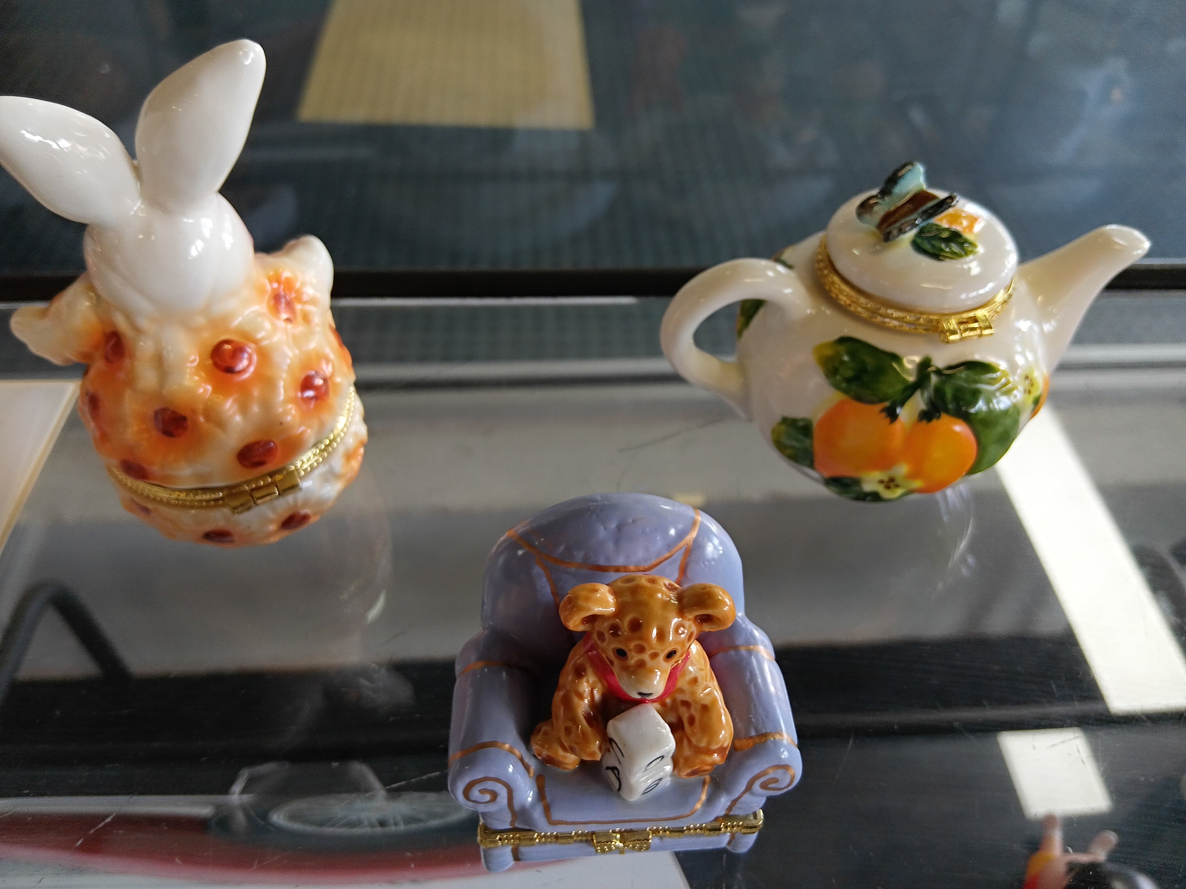 Vintage Christmas Ceramic Jewelry Box