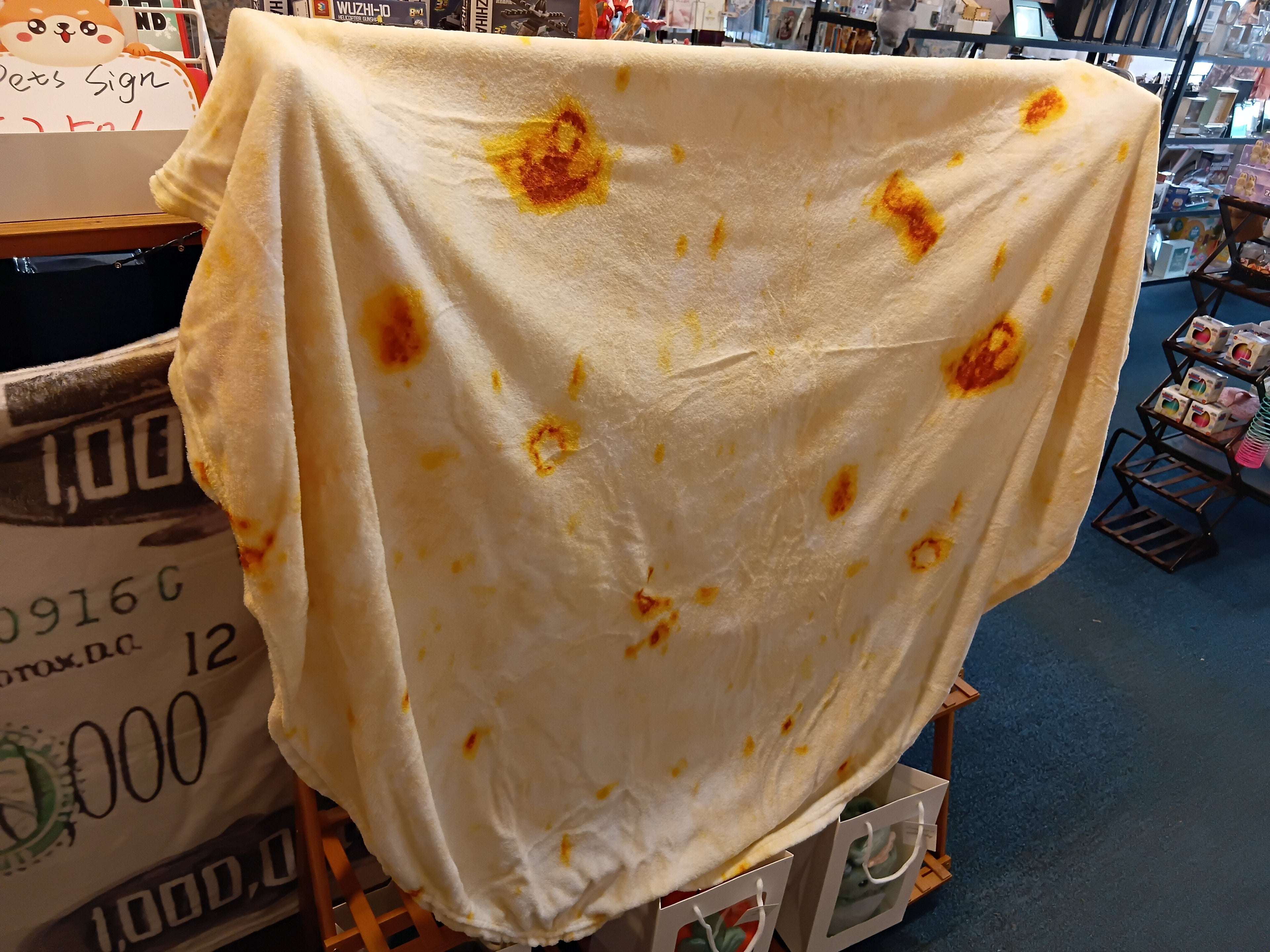 Crispy Pizza Blanket | Cozy Throw for Pizza Lovers 🍕